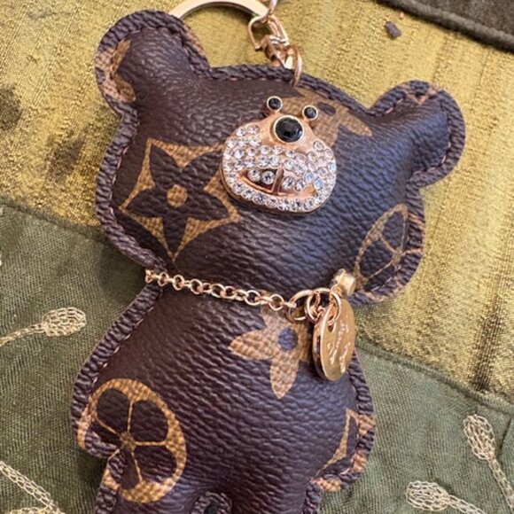 NWOT Designer Inspired Cute Bear Gold Crystals Bag Charm Clip Key chain - Picture 2 of 5